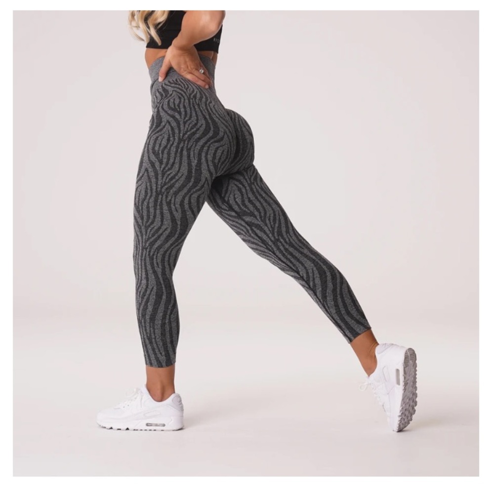 *SOLD* NVGTN Black Speckled Zebra Seamless Leggings